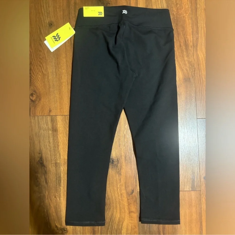 All in Motion Girls' Core Cropped Leggings - Black size XL (14). NWT